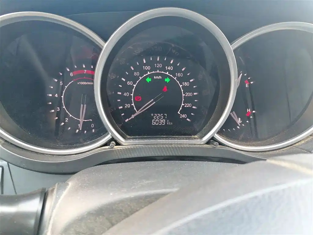 ZOTYE Z500 2015