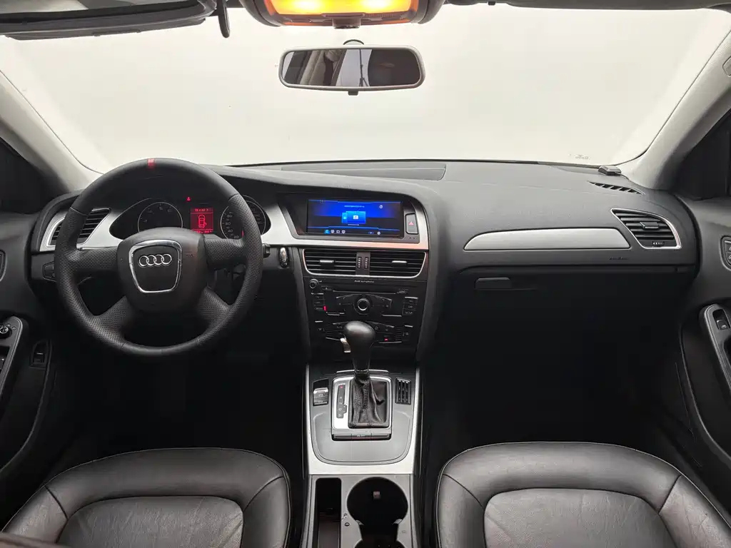AUDI A4L 2012