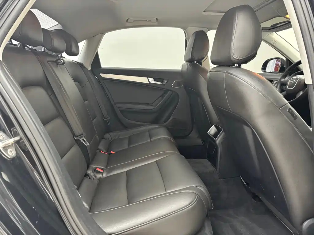 AUDI A4L 2012