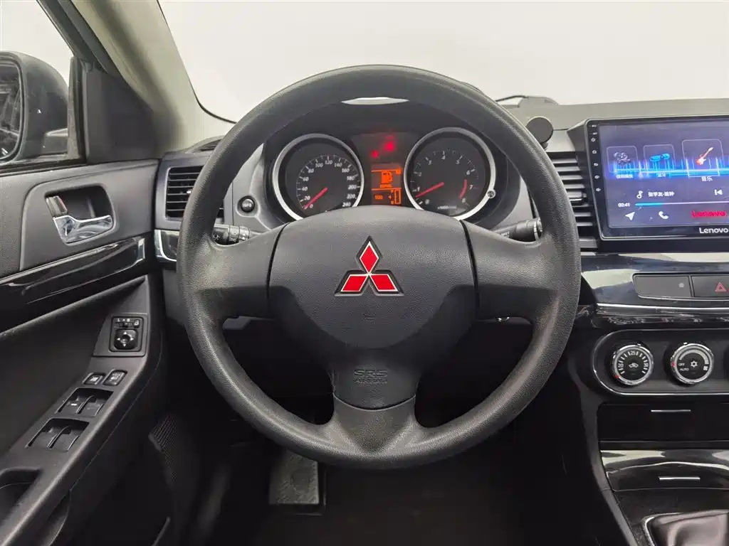 MITSUBISHI LANCER EX 2013