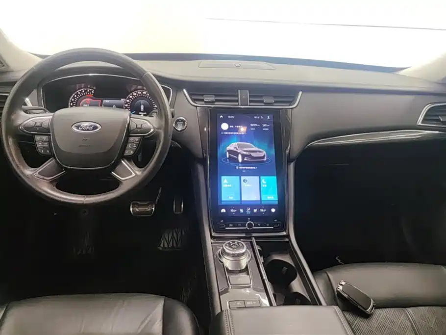 FORD TAURUS 2019