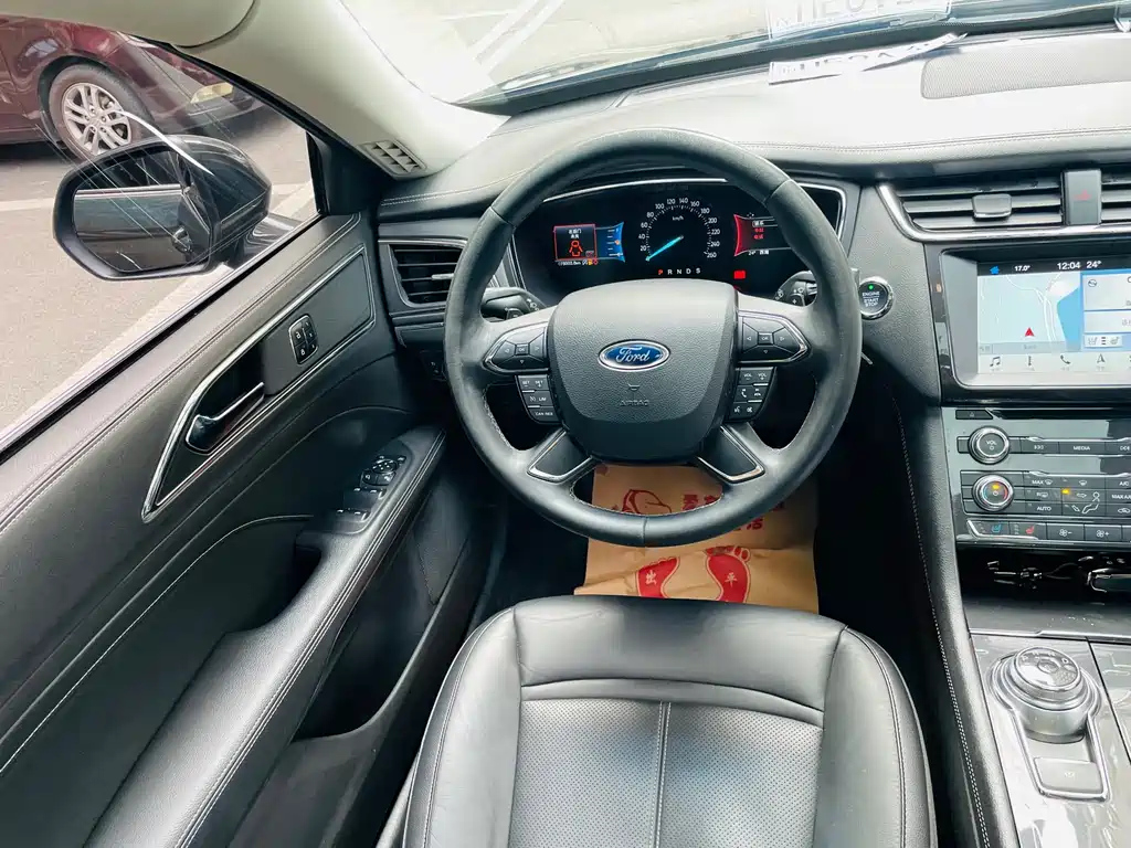 FORD TAURUS 2018