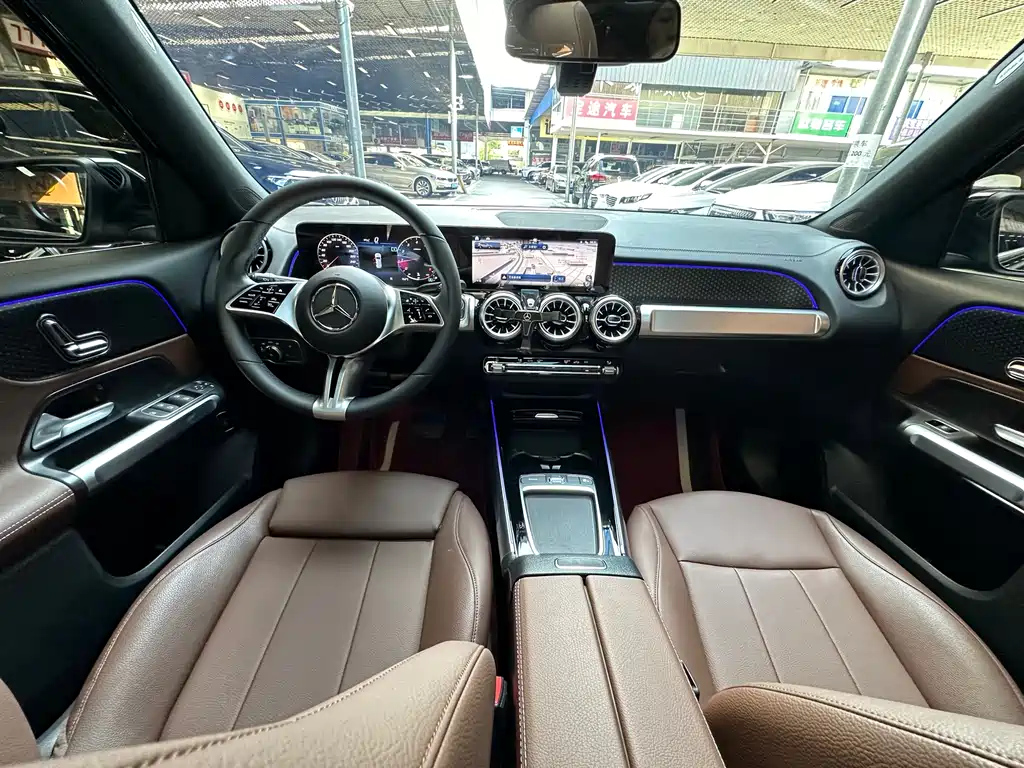 MERCEDES BENZ GLB 2024