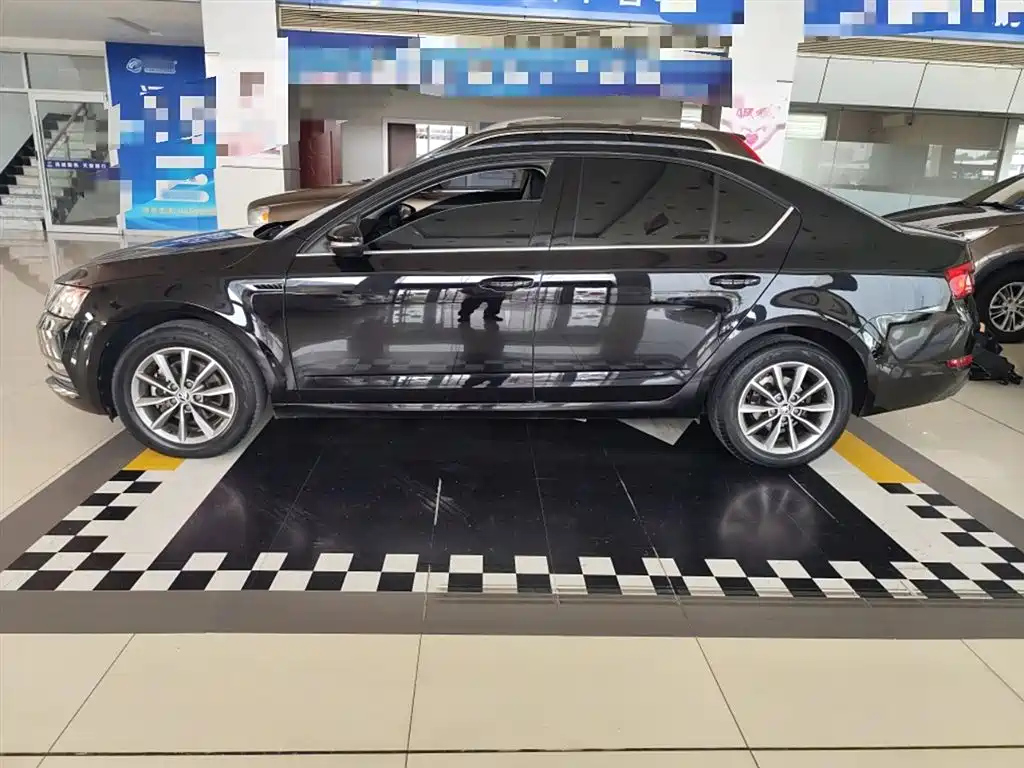 SKODA OCTAVIA 2019