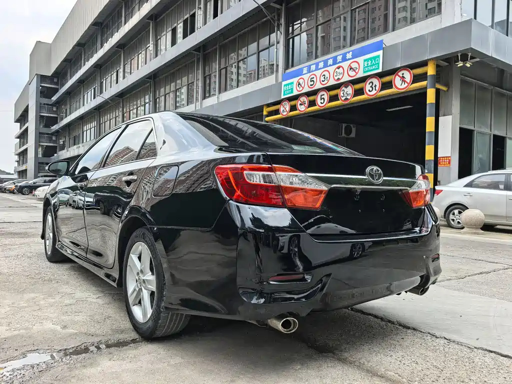 TOYOTA CAMRY 2012