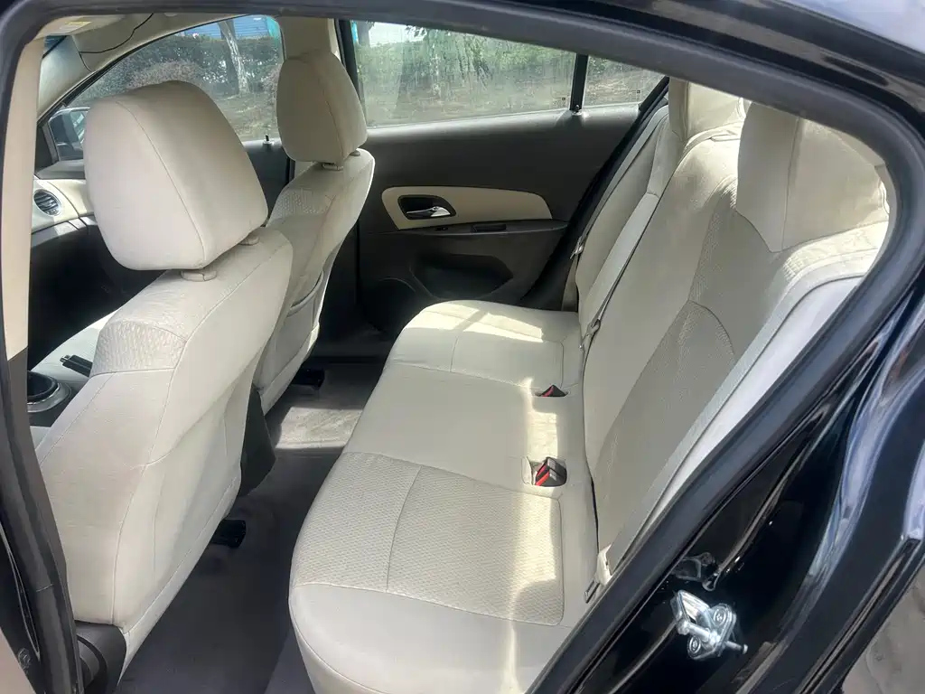 CHEVROLET CRUZE 2015