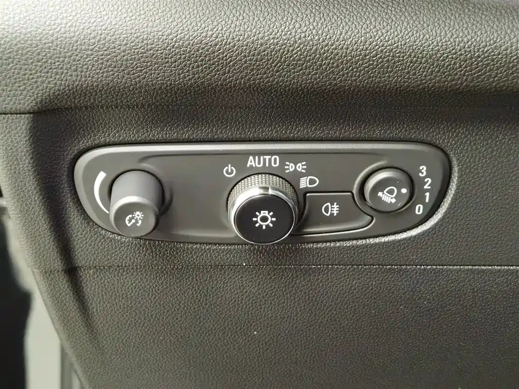 BUICK ENVISION S 2023