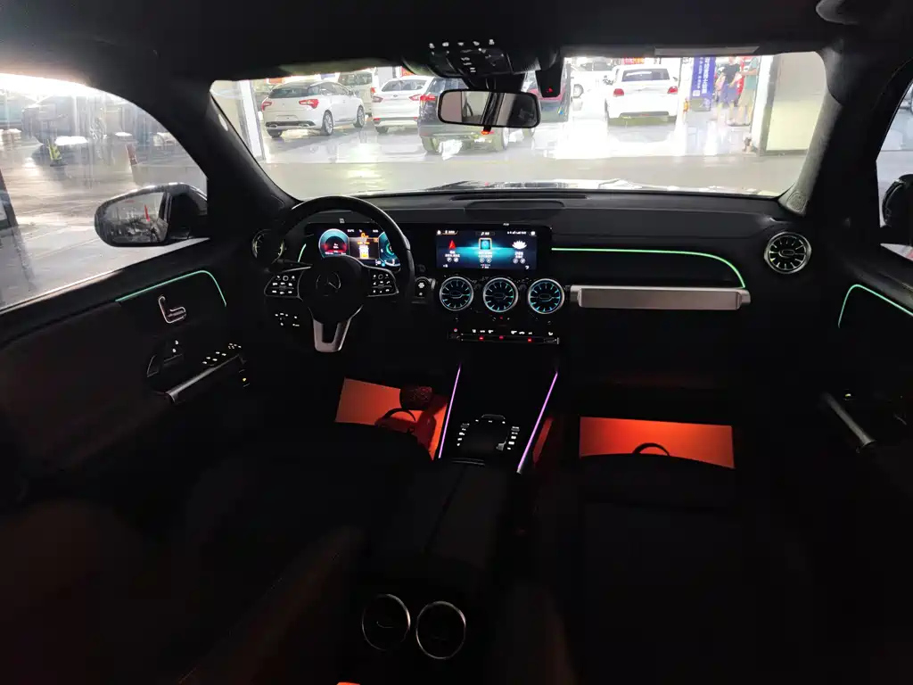 MERCEDES BENZ GLB 2021