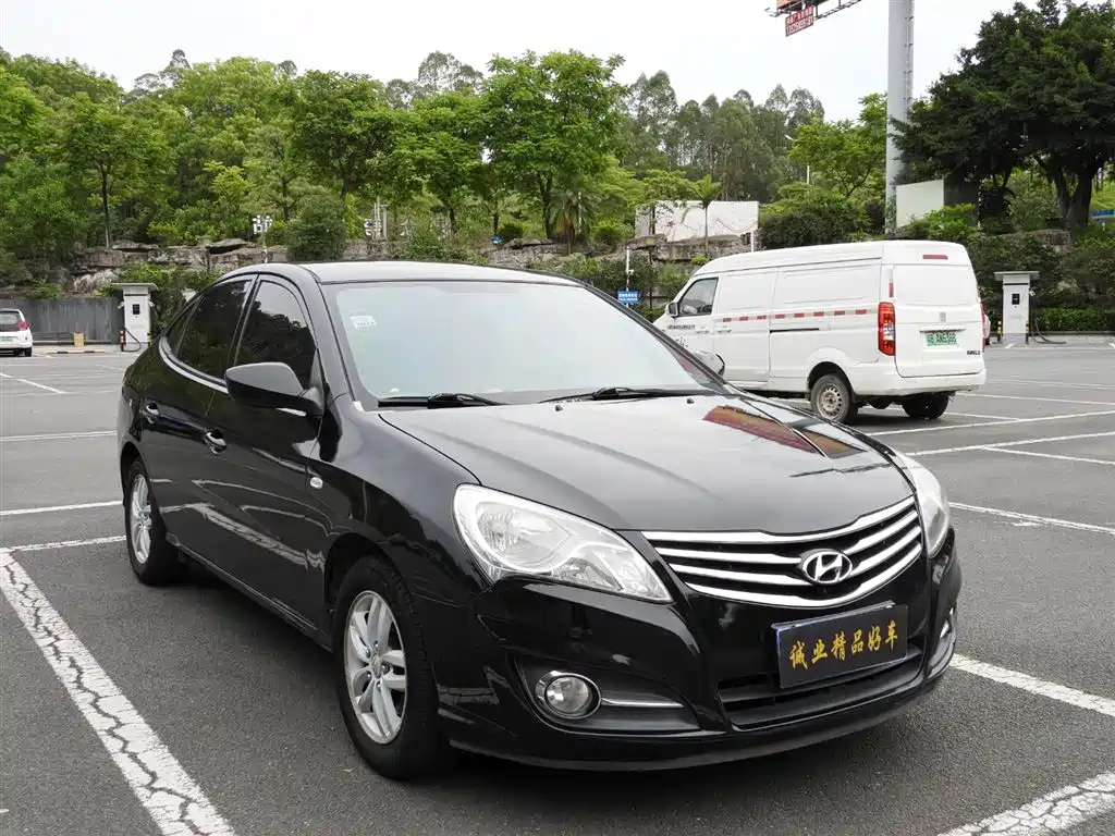 HYUNDAI CELESTA 2011