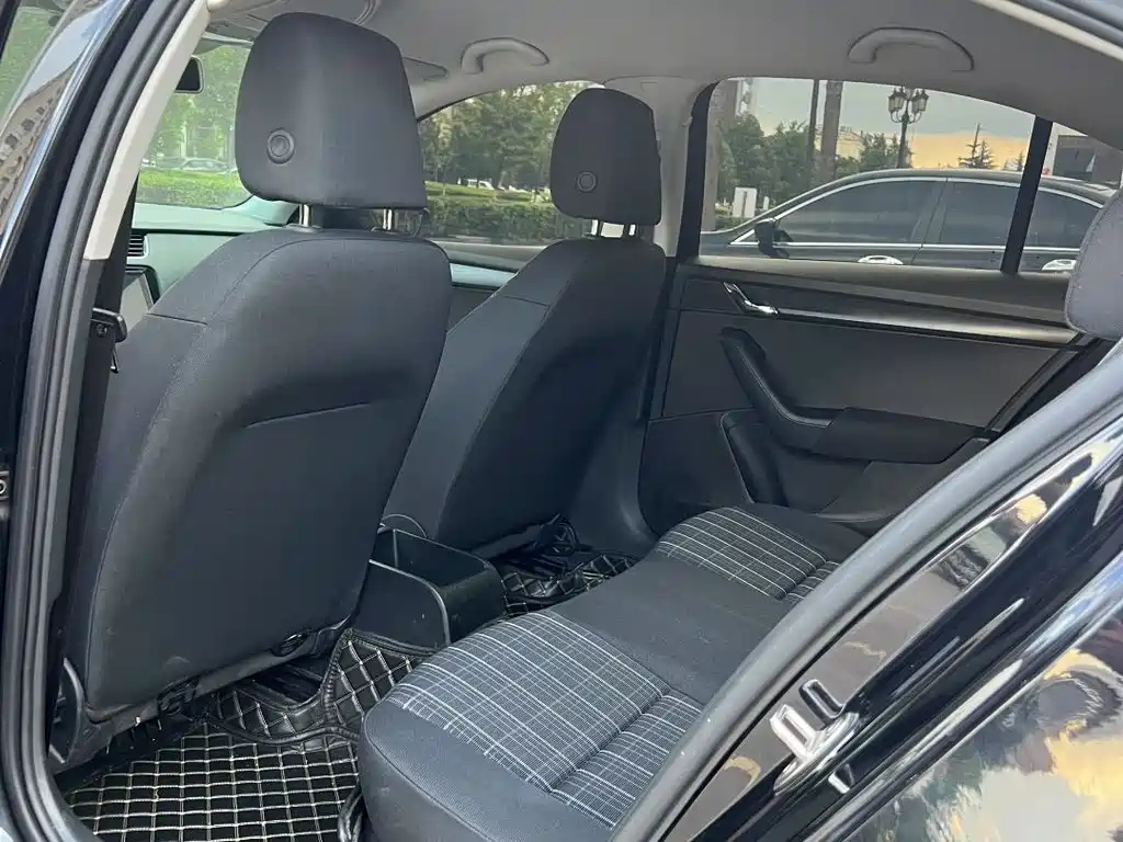 SKODA OCTAVIA 2021