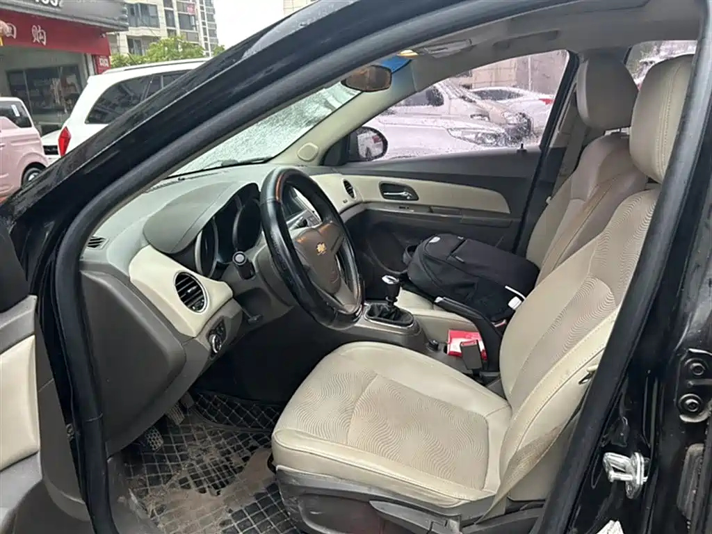 CHEVROLET CRUZE 2015