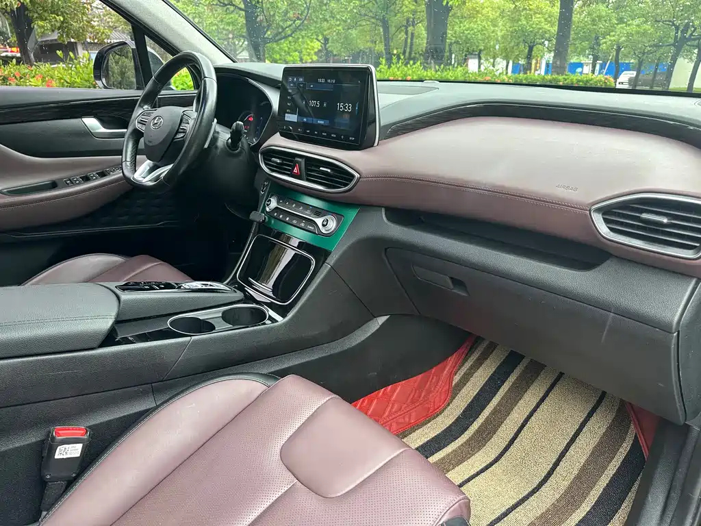 HYUNDAI SANTAFE 2020