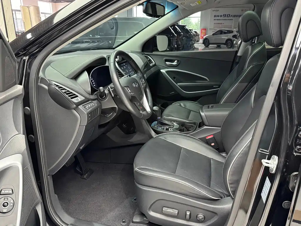 HYUNDAI SANTAFE 2017