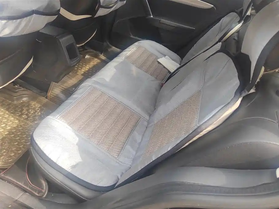 VOLKSWAGEN LAVIDA 2013