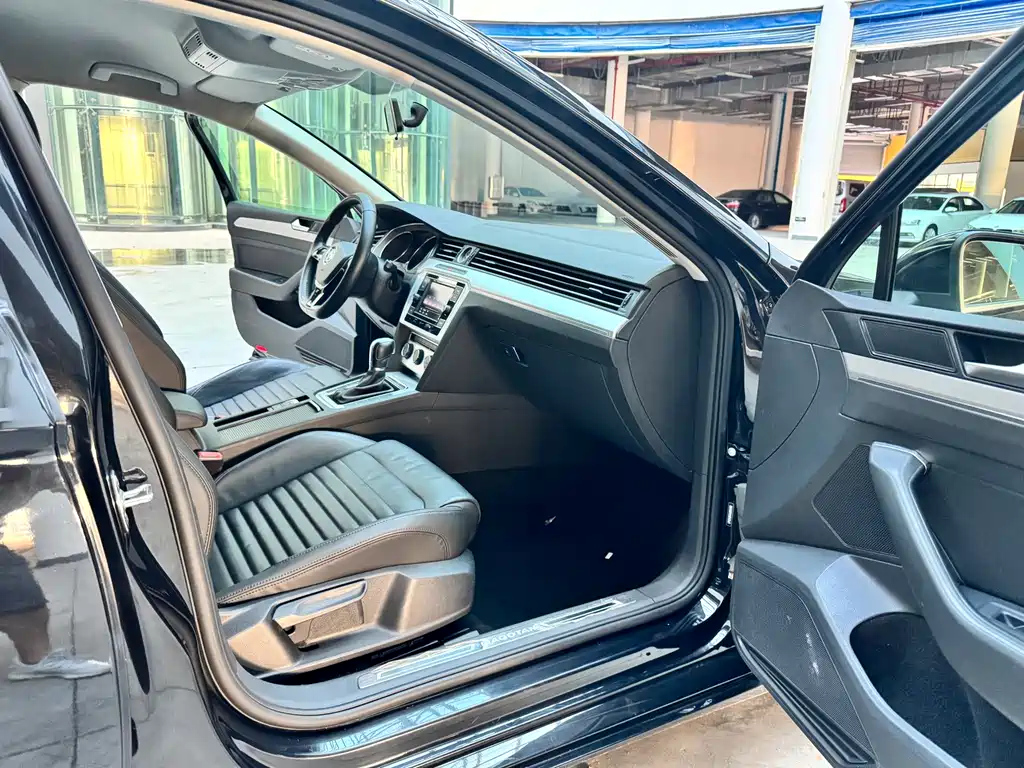 VOLKSWAGEN MAGOTAN 2018
