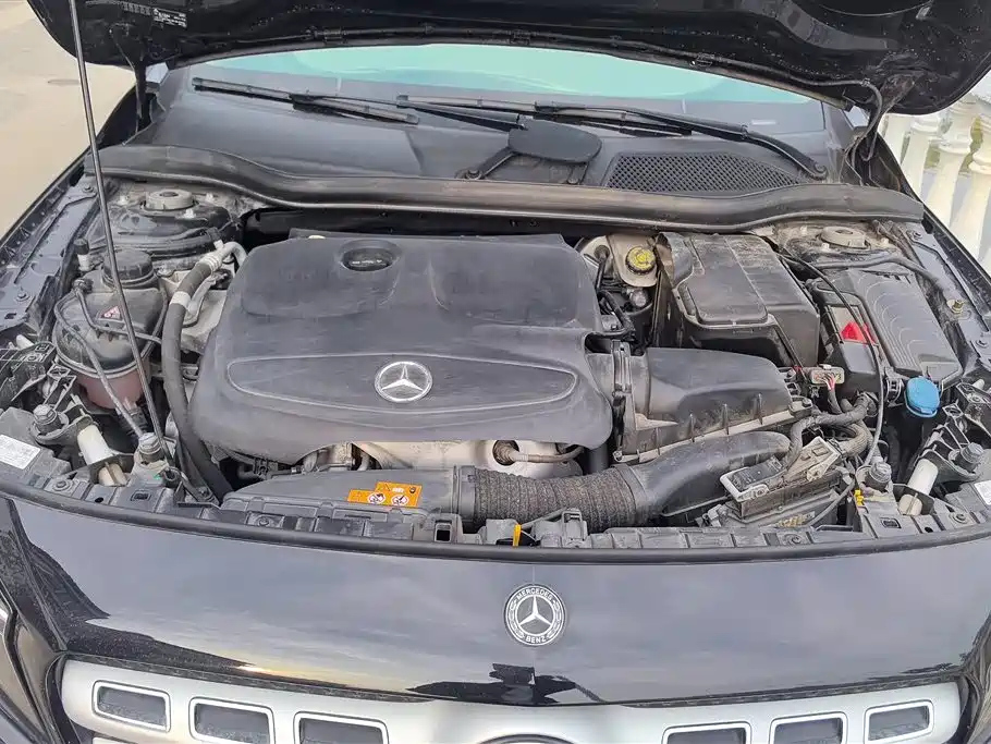 MERCEDES BENZ GLA 2018