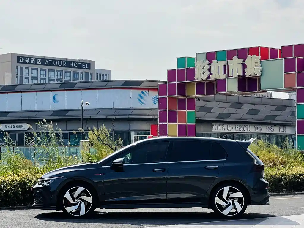 VOLKSWAGEN GOLF GTI 2021