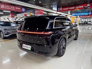 LI AUTO L8  2025 YEAR MAX INTELLIGENT  EDITION 2025