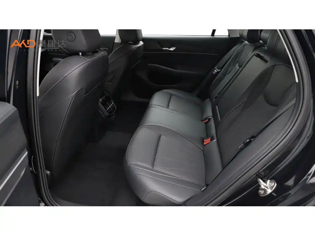 VOLKSWAGEN PASSAT 2025