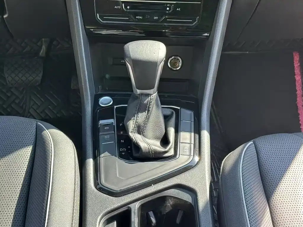 VOLKSWAGEN TIGUAN L 2022