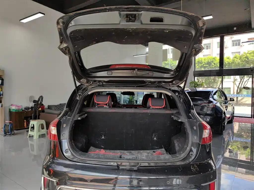 JAC REFINE S2 2015