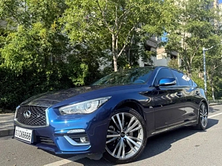 Заказать INFINITI Q50L