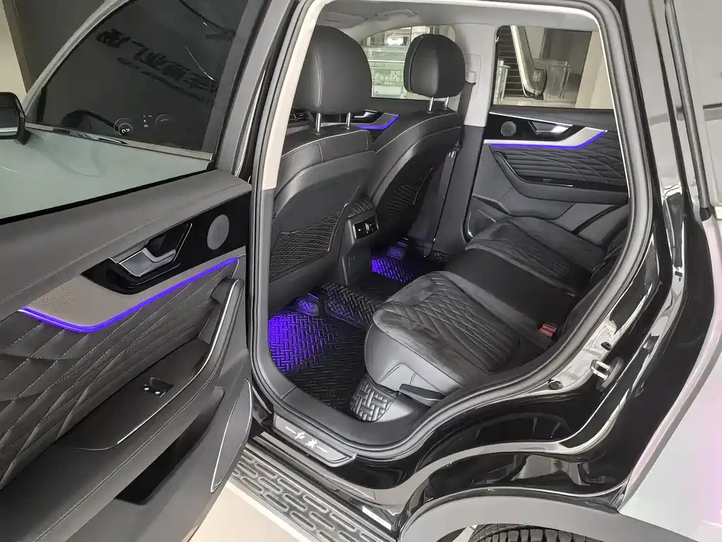 HONGQI HS5 2023