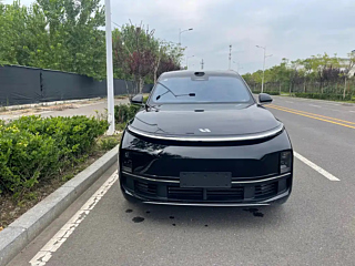 LI AUTO L8  2025