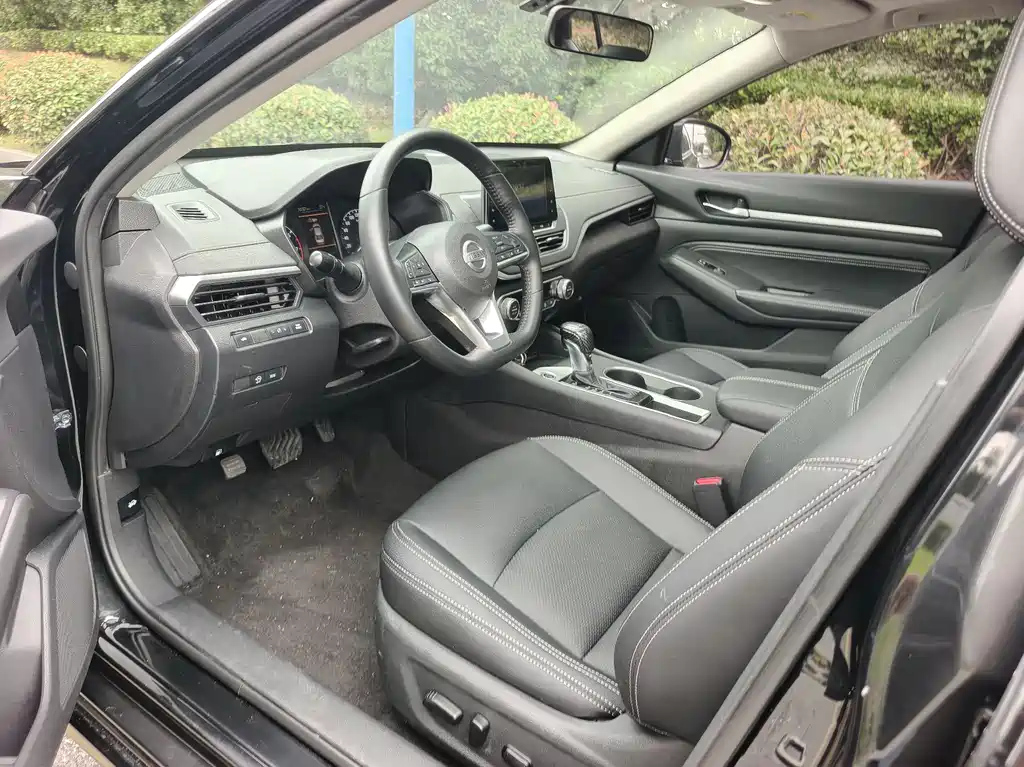 NISSAN TEANA 2020