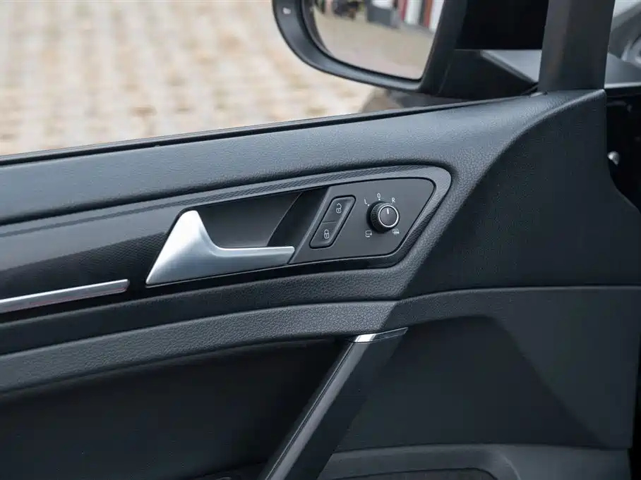 VOLKSWAGEN GOLF GTI 2016