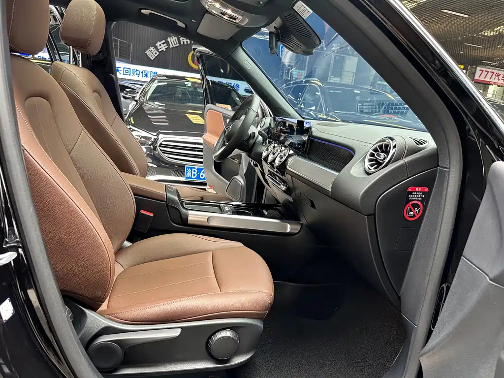 MERCEDES BENZ GLB 2025