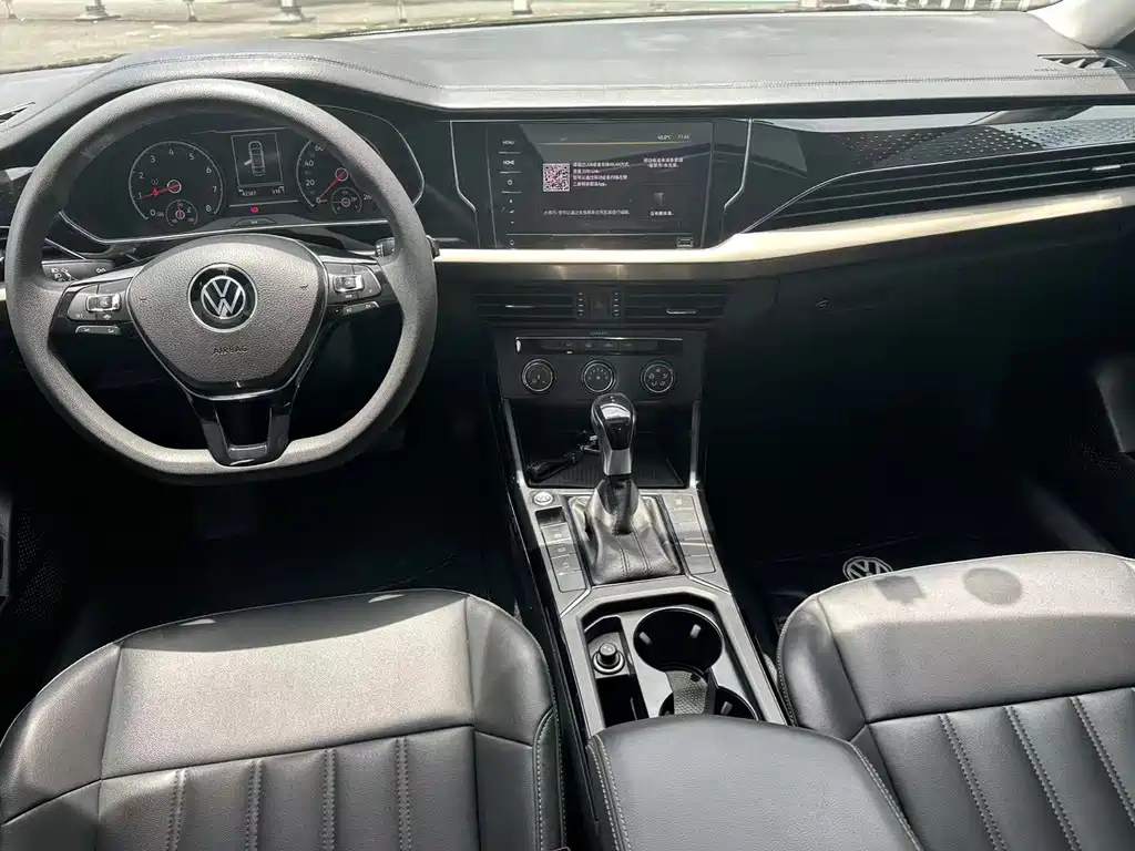 VOLKSWAGEN PASSAT 2021