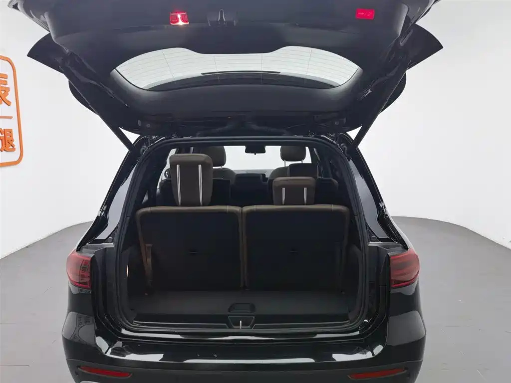 MERCEDES BENZ GLB 2024