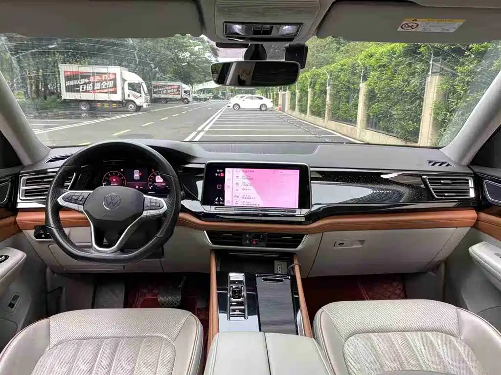 VOLKSWAGEN TOURAN 2021