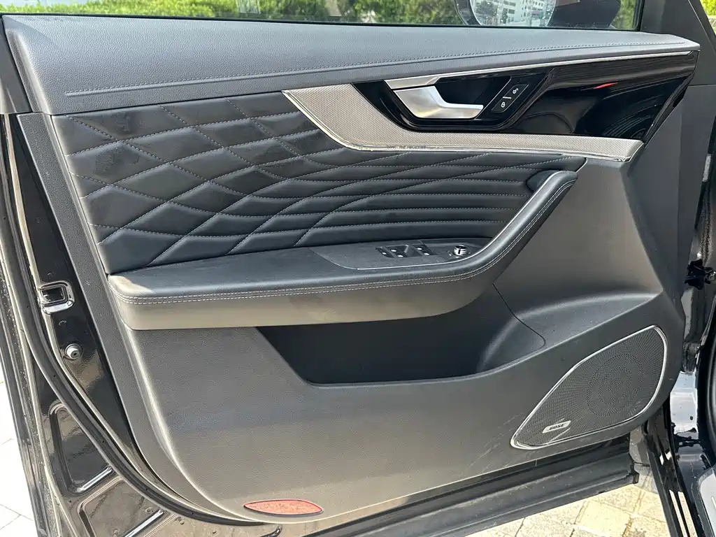 HONGQI HS5 2022
