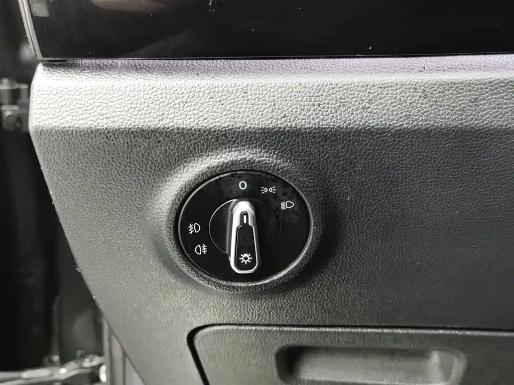 VOLKSWAGEN TAYRON 2019