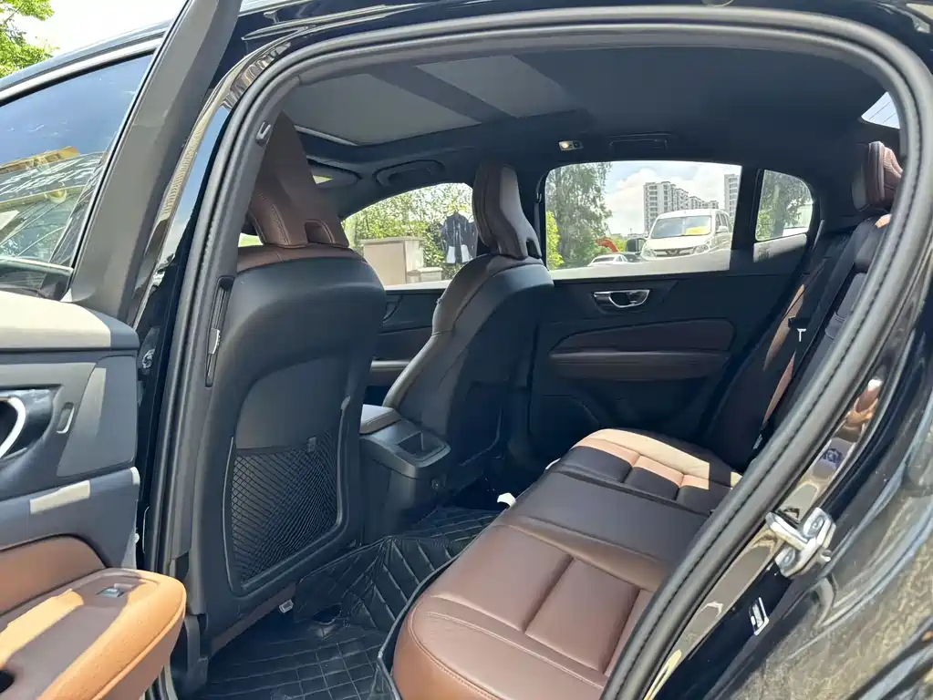 VOLVO S60 2022