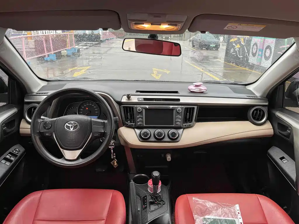 TOYOTA RAV4 RONGFANG 2015