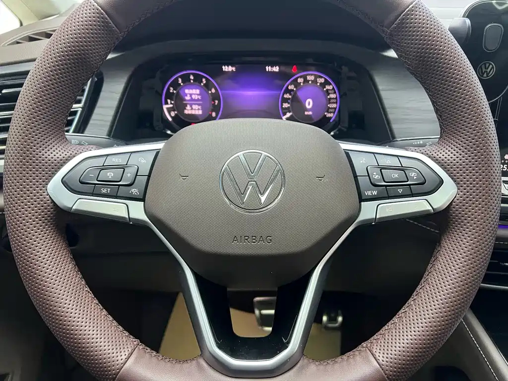 VOLKSWAGEN VILORAN 2024