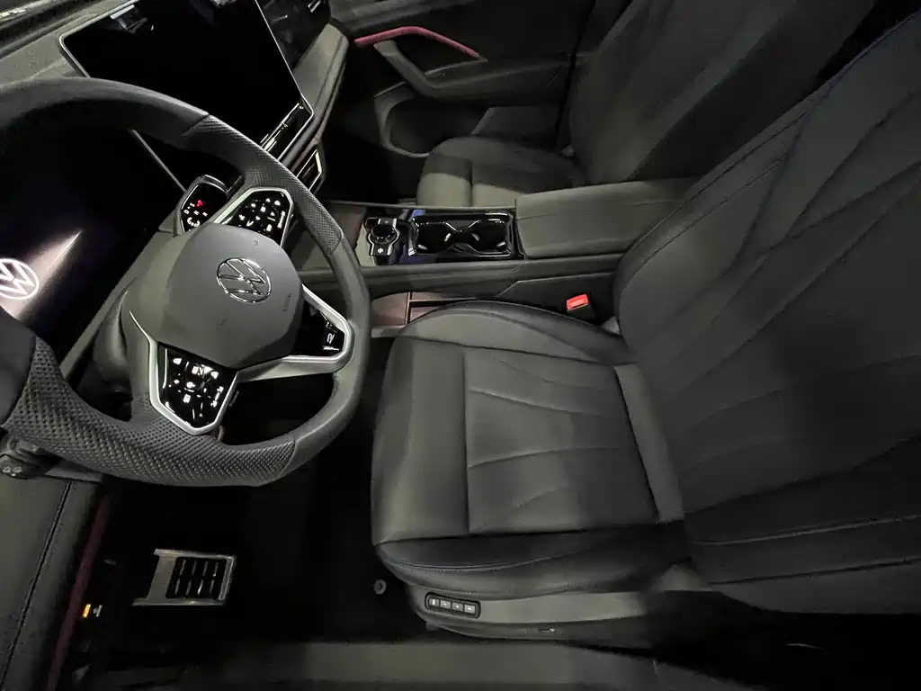 VOLKSWAGEN TIGUAN L 2025