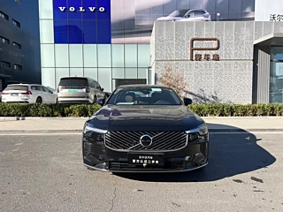 VOLVO S90 2025
