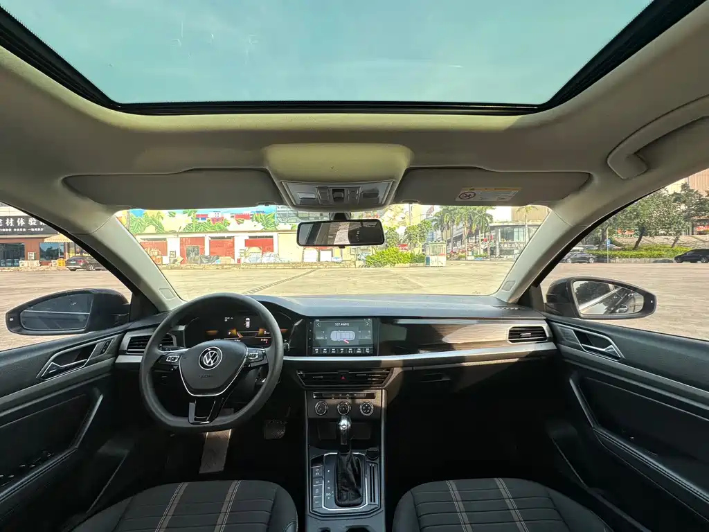 VOLKSWAGEN LAVIDA 2022