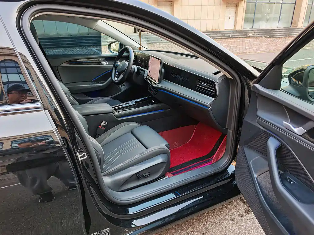 VOLKSWAGEN MAGOTAN 2024