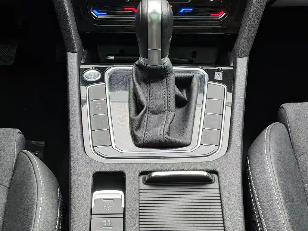 VOLKSWAGEN MAGOTAN 2021