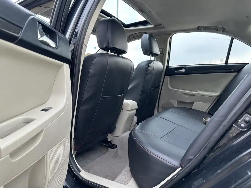 MITSUBISHI LANCER EX 2012