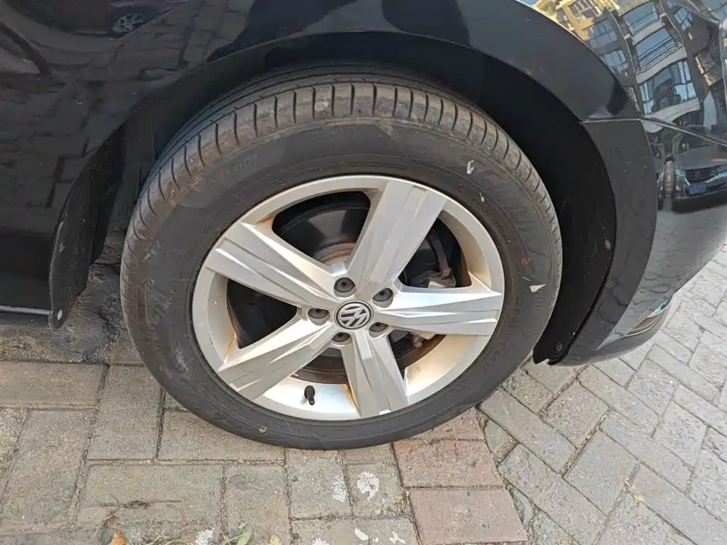 VOLKSWAGEN LAVIDA 2018