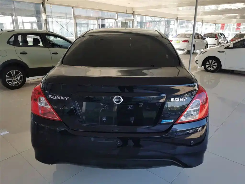NISSAN SUNNY 2016