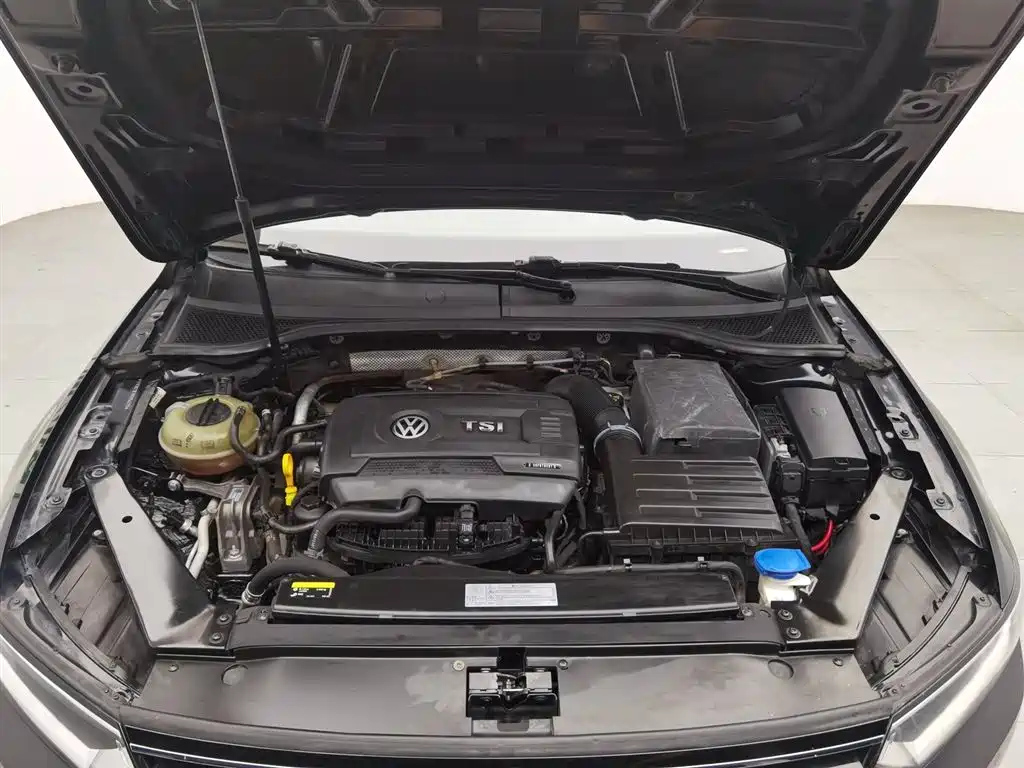 VOLKSWAGEN MAGOTAN 2018