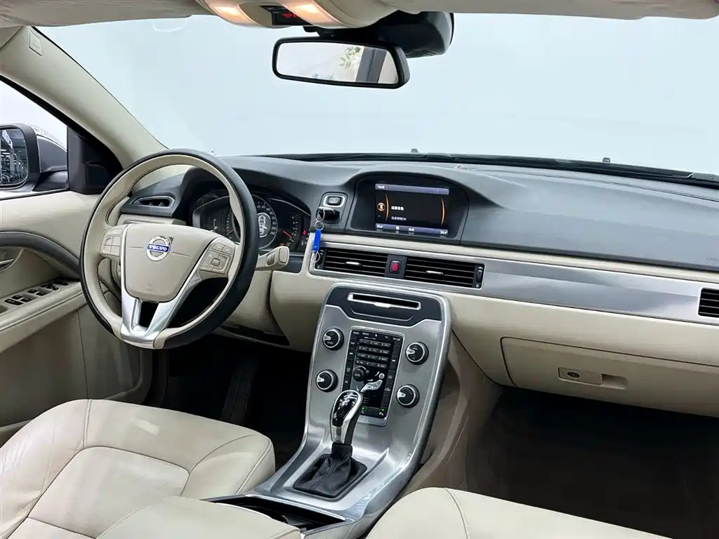 VOLVO S80L 2015