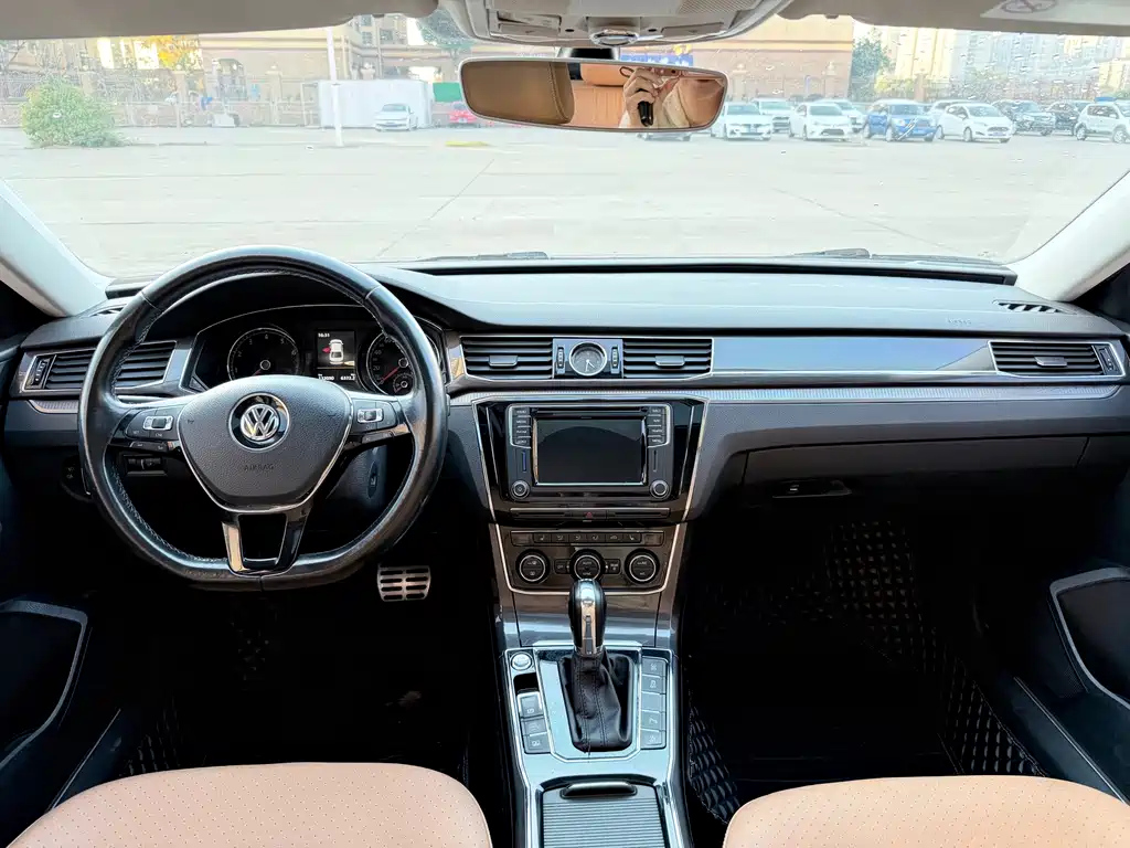 VOLKSWAGEN PASSAT 2016